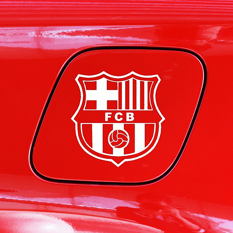 Miếng Dán Phản Quang Hình Barcelona Trang Trí Nắp Bình Xăng Xe Hơi / Laptop / Điện Thoại
