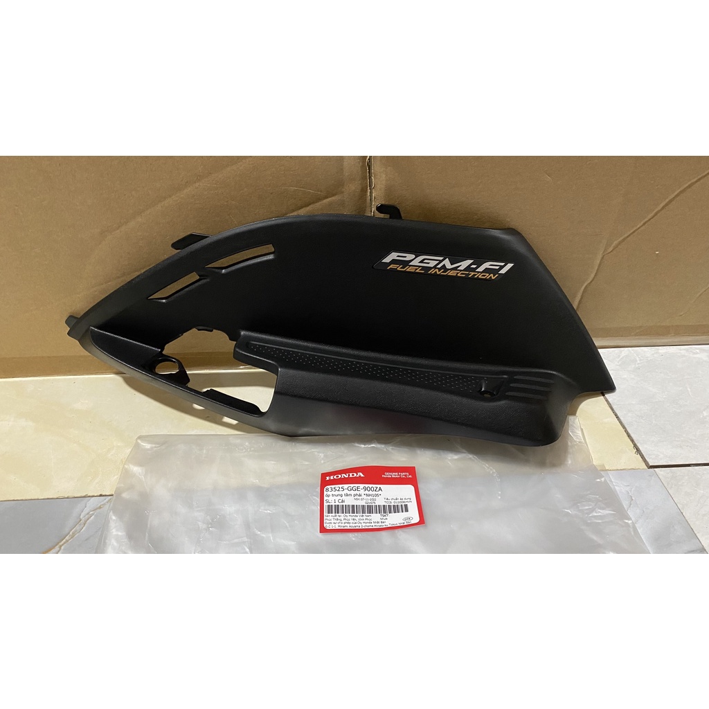 Ốp trung tâm bên phải HONDA LEAD 110 năm 2009-2011 màu Đen.
