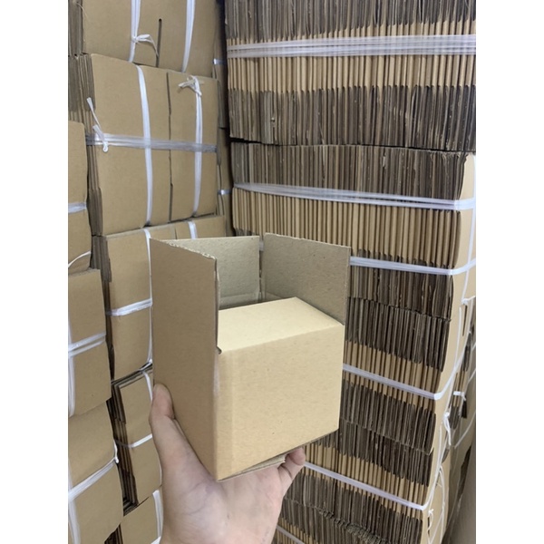 Thùng carton dày dặn gói hàng