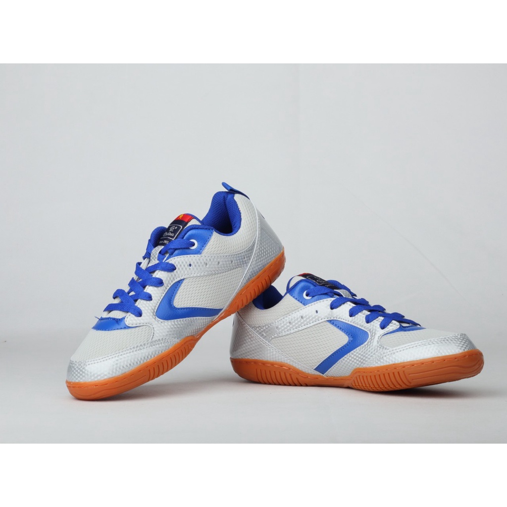 Giầy cầu lông chí phèo mã 005 hàng bình dân chất siêu tốt, form dáng chuẩn