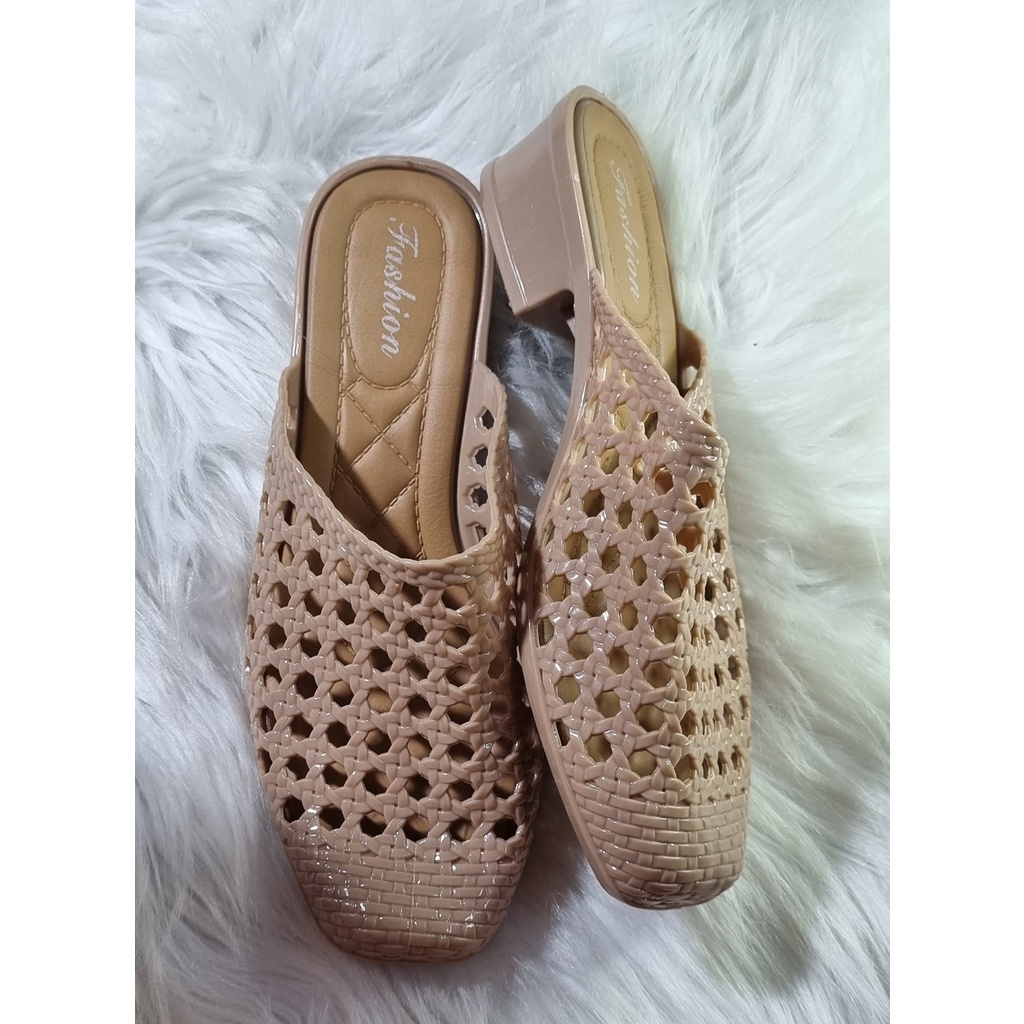 DÉP NHỰA BÓNG LỖ