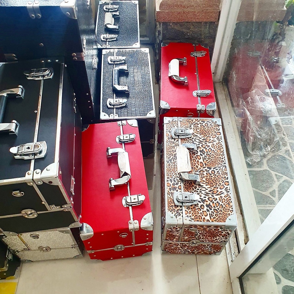 Thanh lý xả tồn kho cốp mỹ phẩm cao cấp Size 40x20x26 cm bọc viền inox, MẦU NGẪU NHIÊN