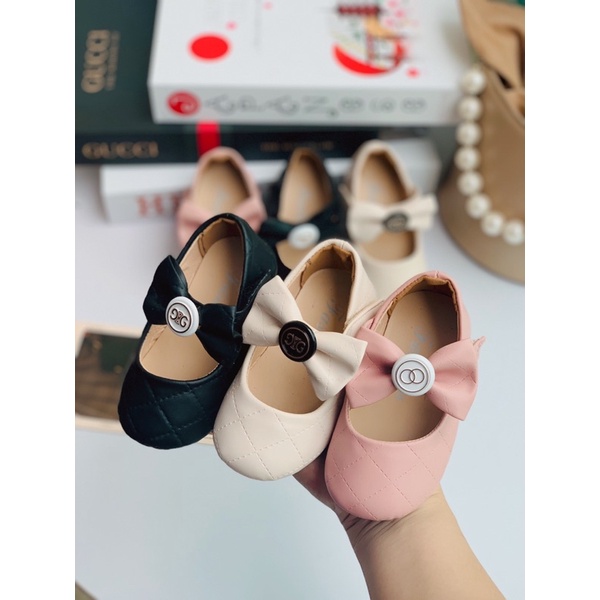 Búp bê trẻ em nơ