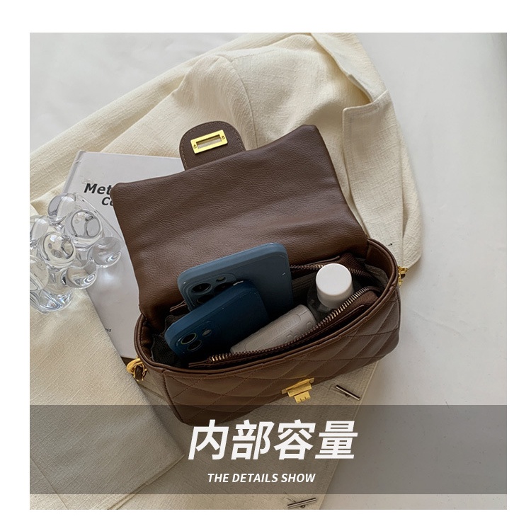 Túi Xách Đeo Vai Kiểu Vuông Nhỏ Phối Dây Xích Thời Trang Nữ Sành Điệu