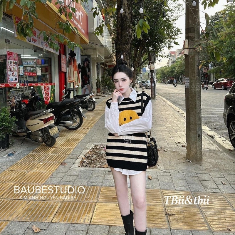 Gile kẻ mặt cười kèm sơ mi trắng Bầu Bé