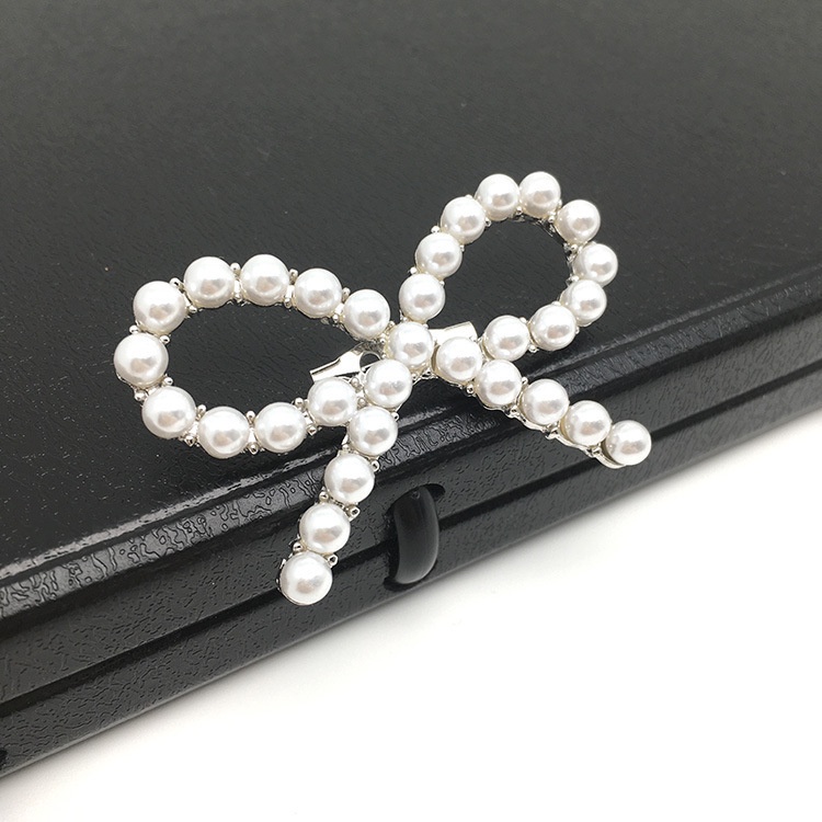 1549777   Ghim Cài Áo Hình Nơ Đính Ngọc Trai