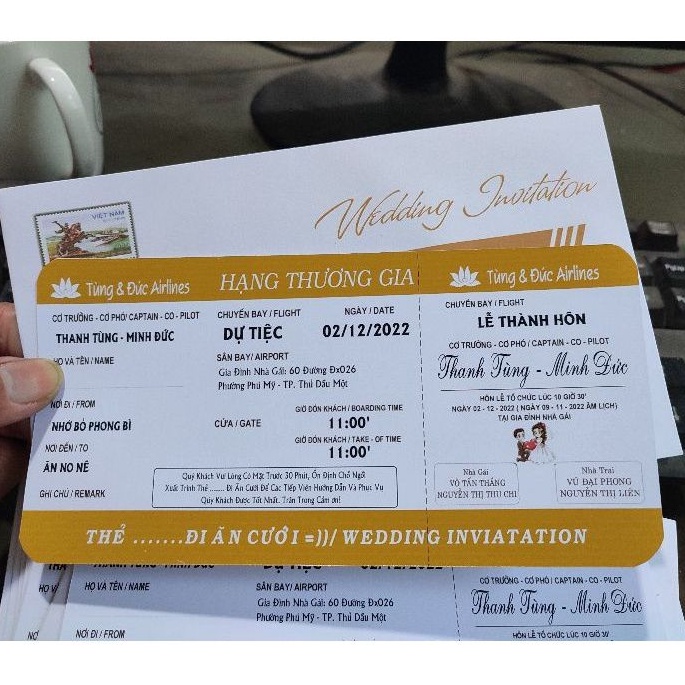 Thiệp cưới kiểu vé máy bay