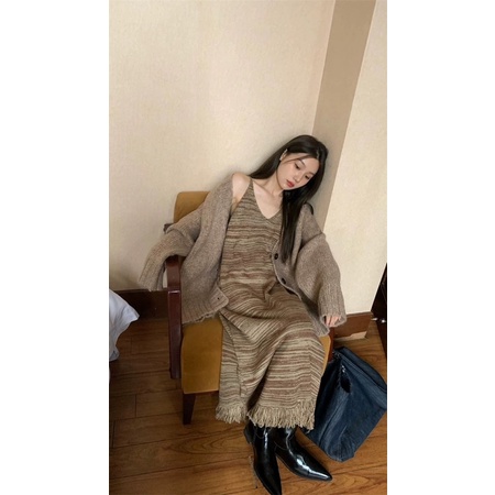 Váy Len Sọc Nâu Tua Rua Dáng Dài Vintage