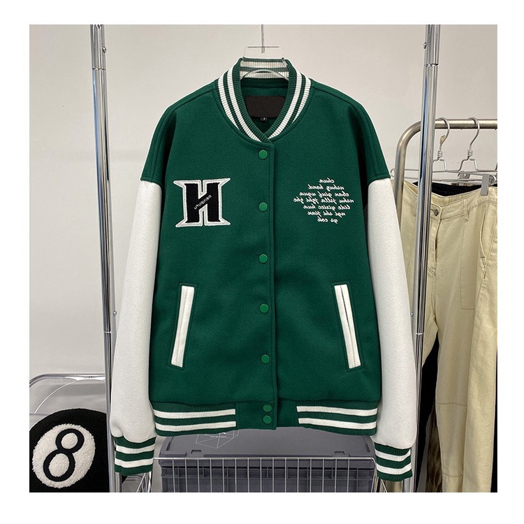 Áo khoác Bomber nỉ H nhọn Chất liệu: nỉ cotton, cúc bấm sịn sò màu: đen, xanh rêu Form mặc thoái mái,ht