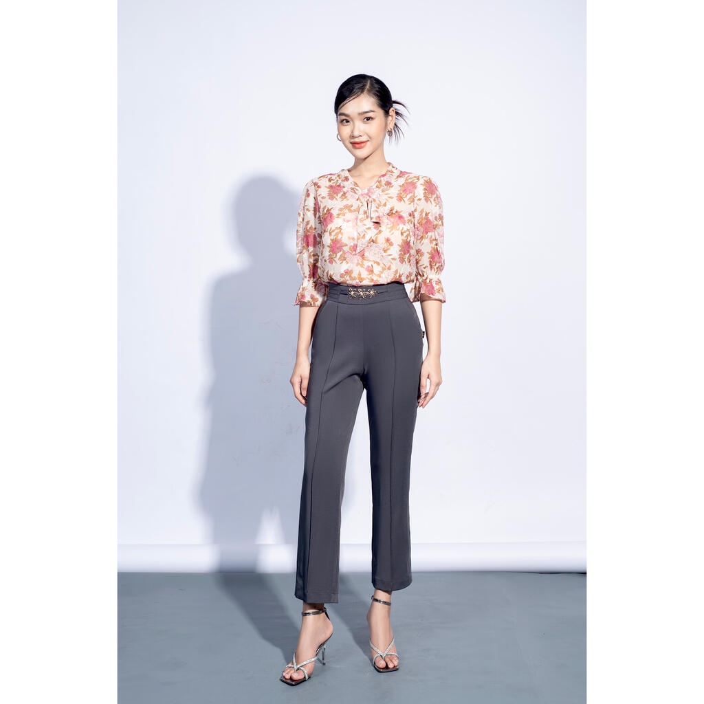 Quần ống đứng, cạp bản to, đính hoa kim loại MMOutfit M-QU060421057