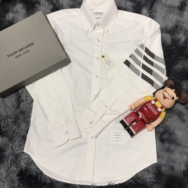 Áo sơ mi thom browne trắng  viền 4 sọc nâu xám