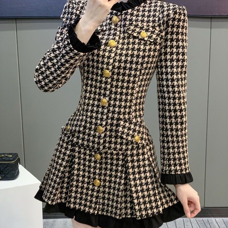 Đầm Dáng Ôm Cài Khóa Vàng Họa Tiết Kẻ Sọc Thời Trang Mùa Đông Phong Cách Hàn Quốc Cho Nữ