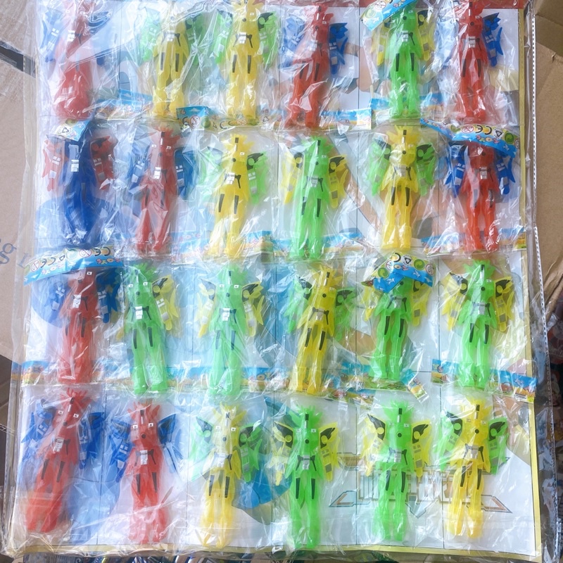 Vỉ 24 con siêu nhân