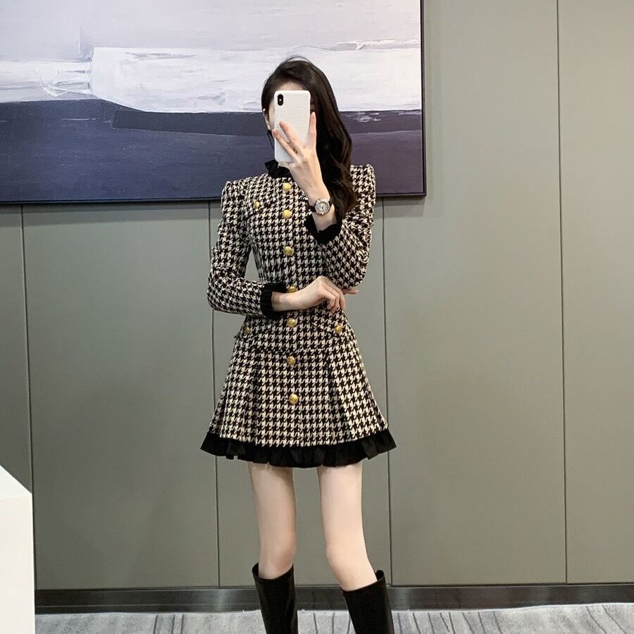 Đầm Dáng Ôm Cài Khóa Vàng Họa Tiết Kẻ Sọc Thời Trang Mùa Đông Phong Cách Hàn Quốc Cho Nữ
