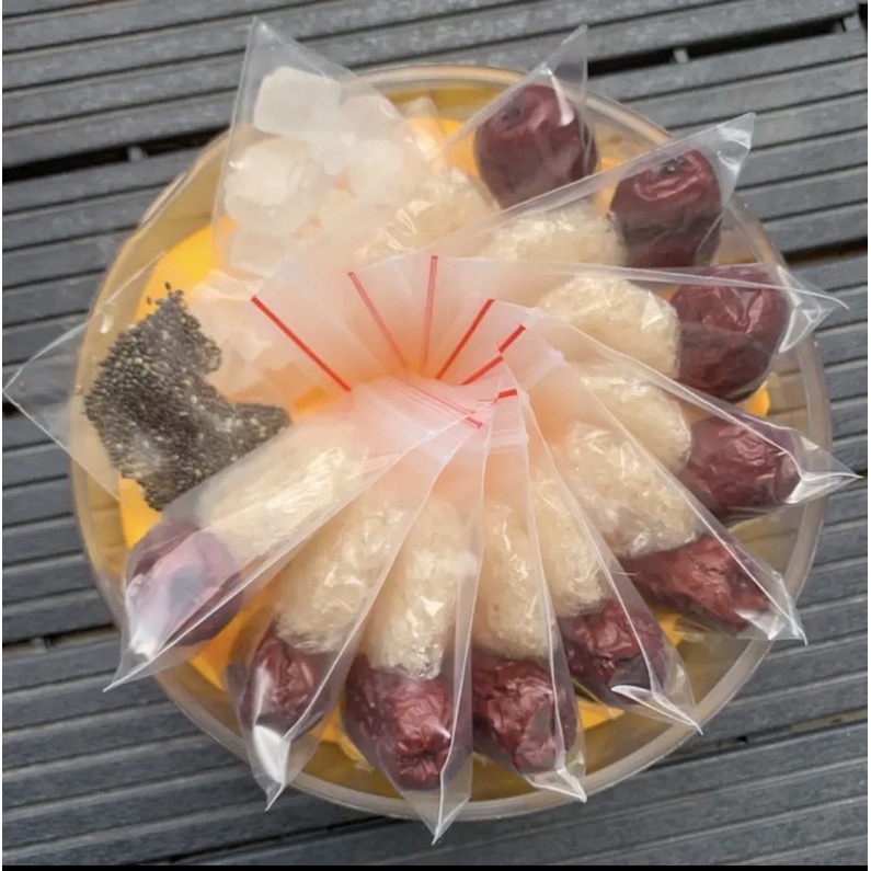 1 sét yến baby gồm 10 gói yến 10(gr) cho 10 lần ăn yến