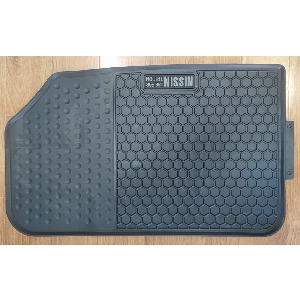 Thảm lót sàn Mitsubishi Triton cao cấp, mẫu thảm sàn cao su đúc nguyên khối chuẩn Form xe dày dặn hãng NISSIN Chính hãng