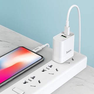 Sạc nhanh ip18w 2 cổng usb và pd kèm cáp type c đến hoco c80