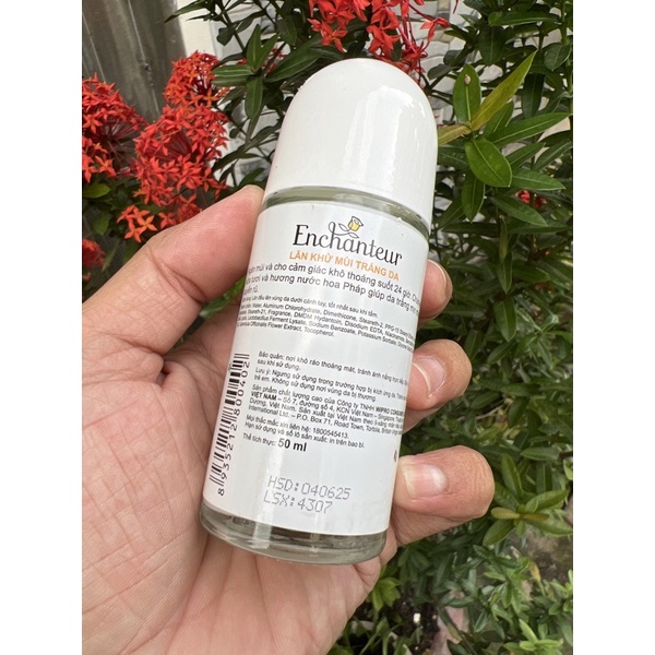 Lăn khử mùi Enchanteur