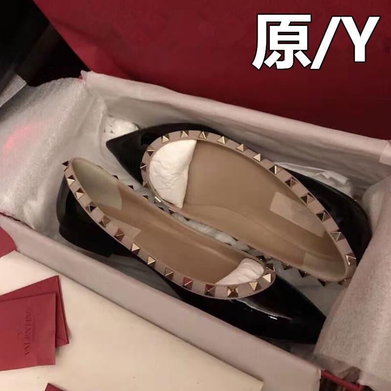 9BIV Valentino single shoes women's shallow-mouth rivet pointed flat bottom 2022 new online celebrity flat heel work shoes