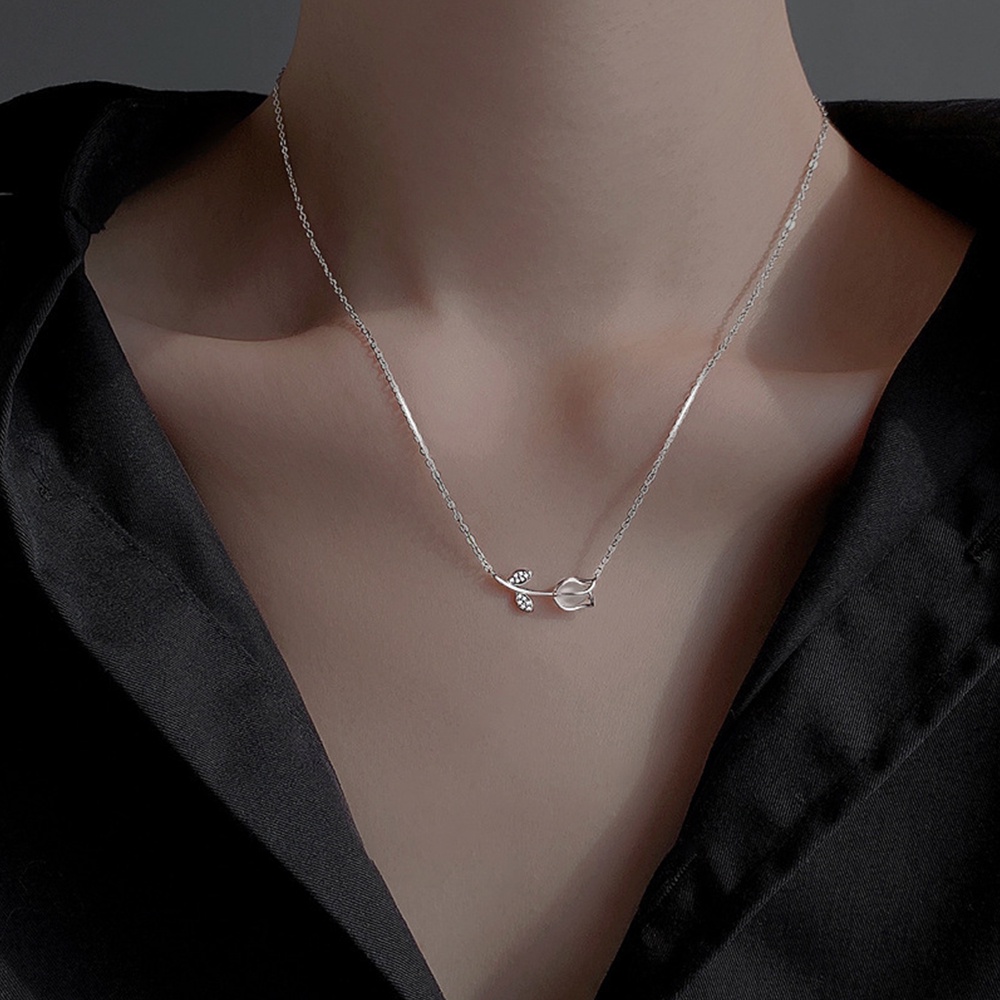 Vòng Cổ Choker Mặt Hoa Tulip Mềm Mại Thời Trang Cho Nữ
