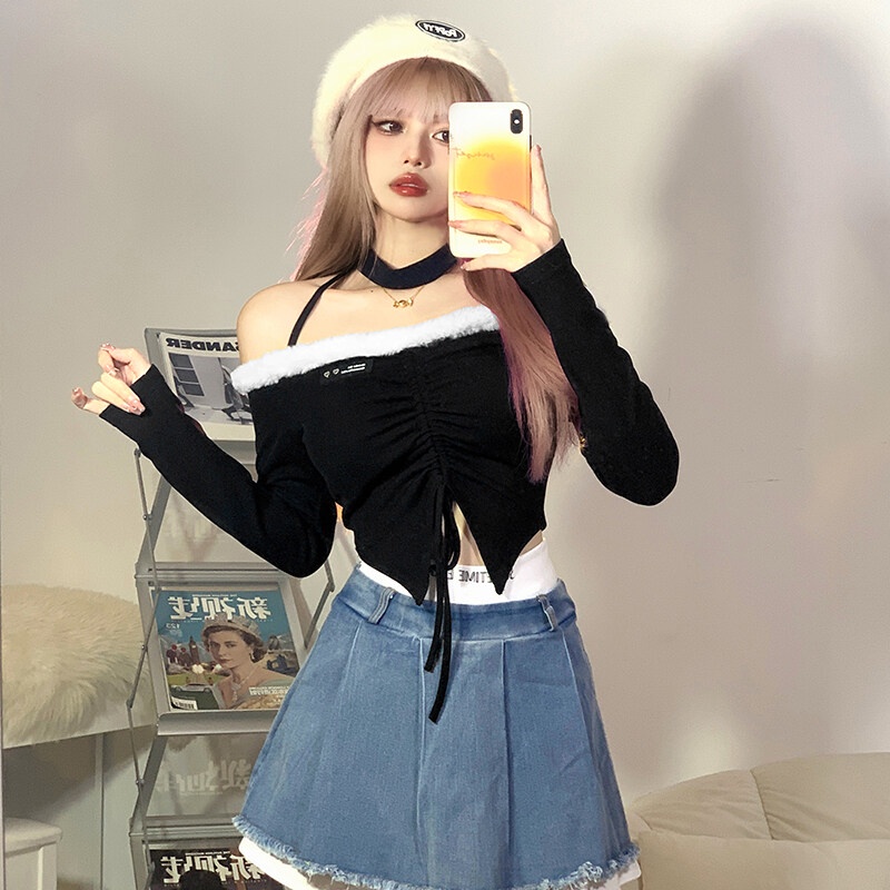 Weird Puss Áo Croptop Trễ Vai Tay Dài Phối Lông Thời Trang Quyến Rũ Cho Nữ