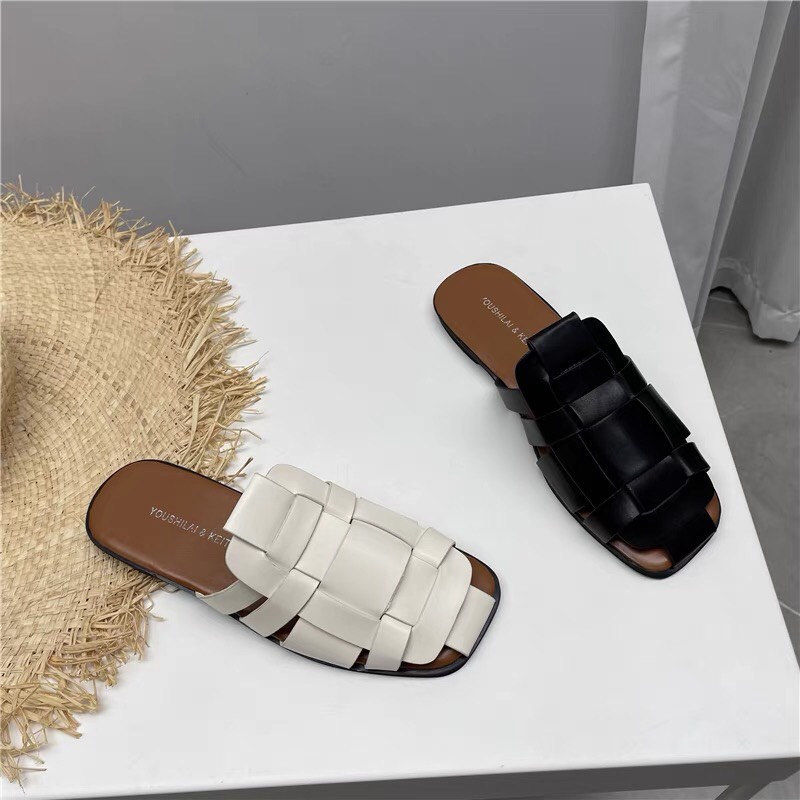 Dép sục bít mũi đan dây 2 màu đen trắng da mềm mã SDD