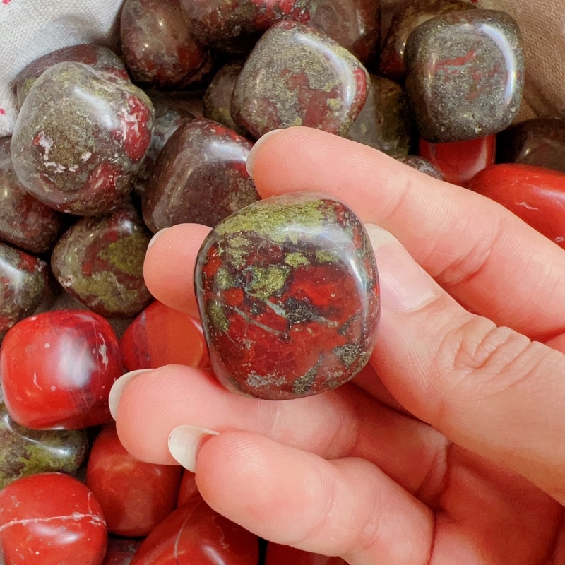 Tumble đá Dragon Blood