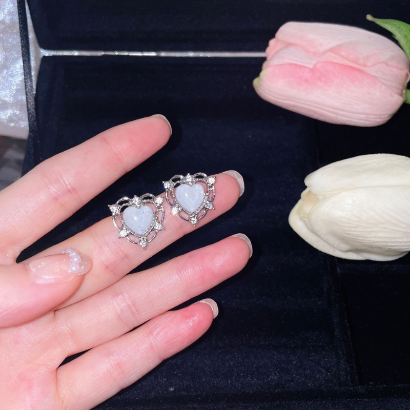 Bông Tai Mạ Bạc 925 Hình Trái Tim Đính Pha Lê Xinh Xắn Cho Nữ