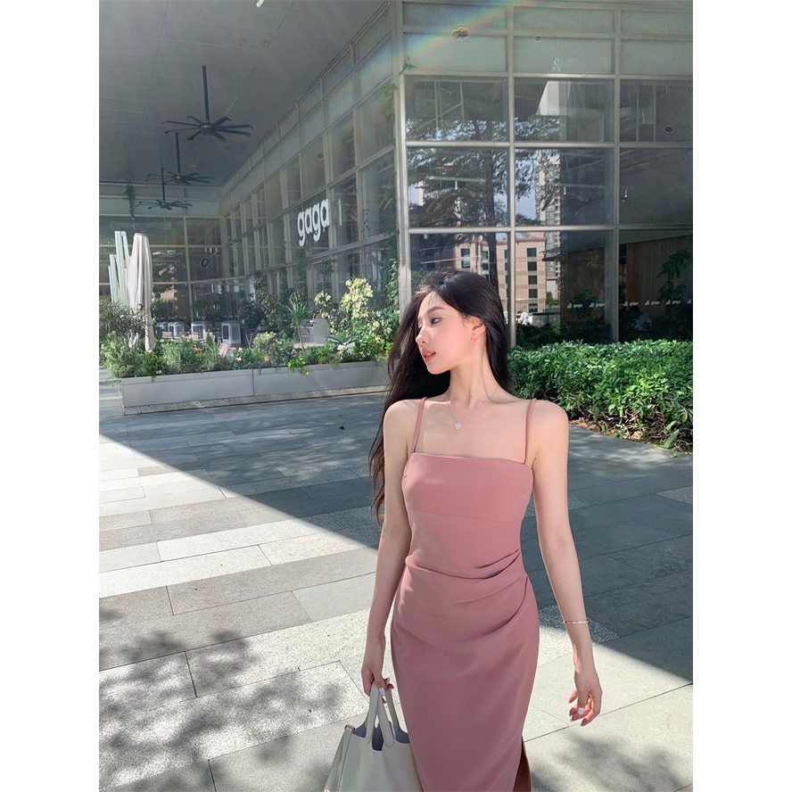 Set áo khoác len cardigan không khuy dáng dài+ Váy hai dây màu hồng sang trọng