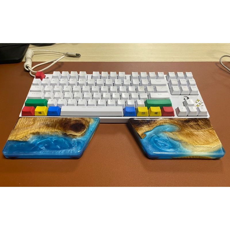 Mua Kê Tay Bàn Phím Hai Mảnh Gỗ Kết Hợp Epoxy Resin Màu. Shop Nhận Đặt Màu Yêu Cầu giá rẻ nhất