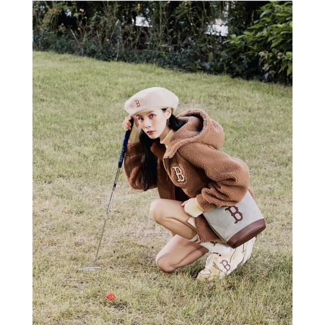 Giày MLBB chunky liner chữ B nâu