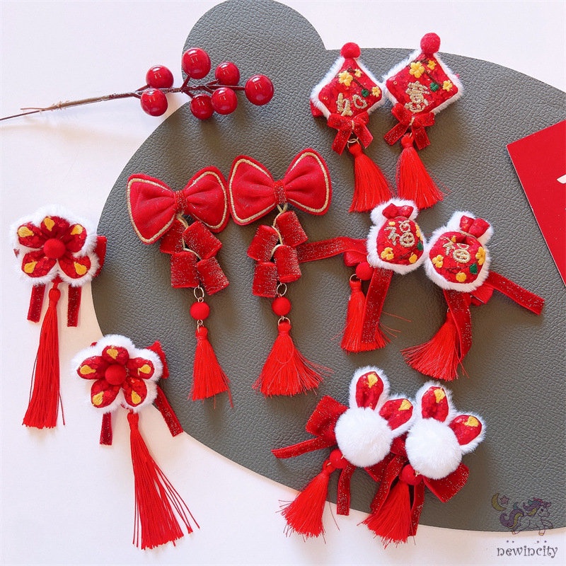 Kẹp Tóc Đính Hoa Và Bóng Lông Tua Rua Phong Cách Trung Hoa Mừng Năm Mới