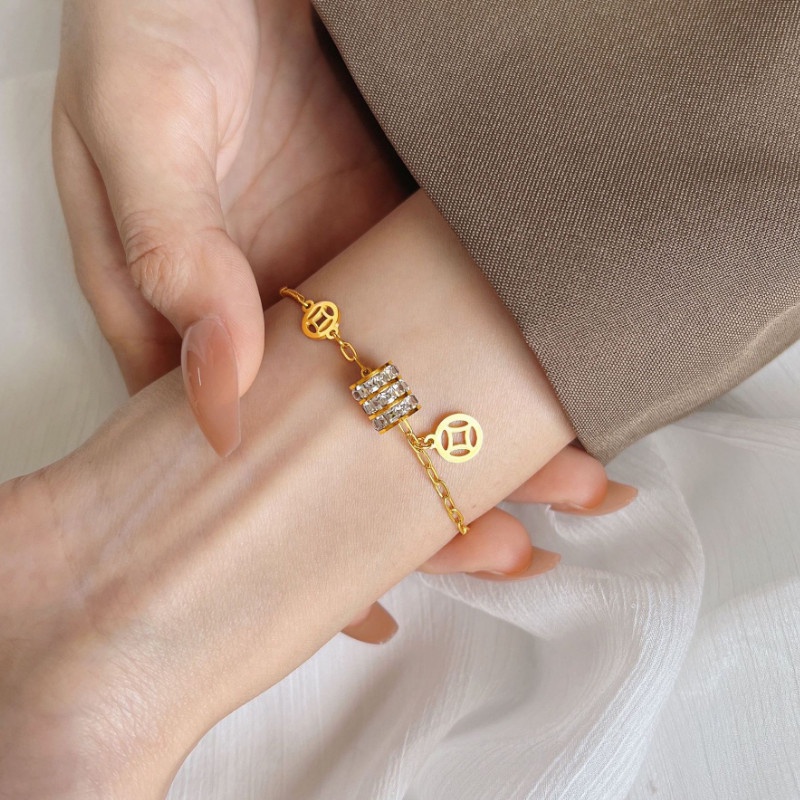 Lắc Tay Khoen Tròn 3 Hàng Đá Nhân Tạo Chất Liệu Titan Không Han Rỉ TT 4478