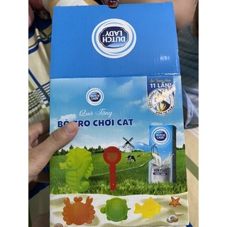 Bộ đồ chơi xúc cát đi biển.