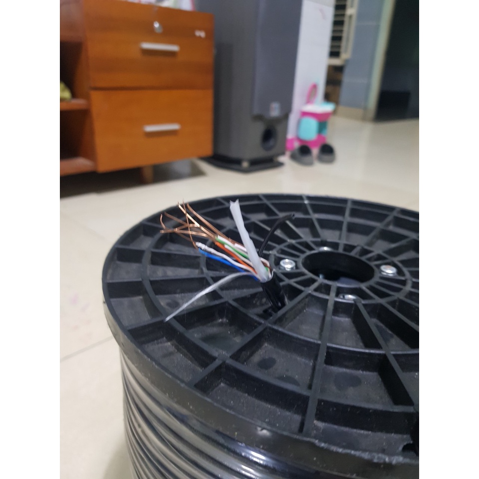 Cuộn 305m Cáp mạng ngoài trời Cat6 Kadita lõi đồng nguyên chất có cáp gia cường treo dây