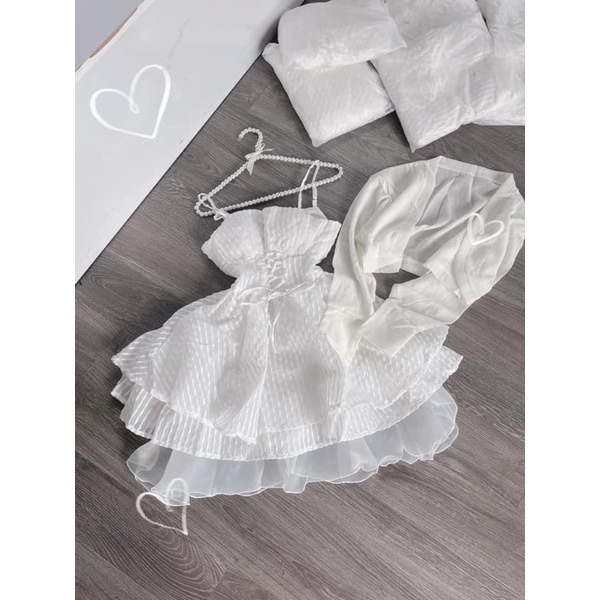 Sét đầm 2 dây trắng xốp đan dây kèm khoác len tăm tiêu thư xinh xắn
