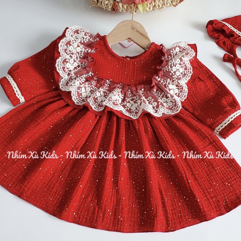 Váy Đỏ Nhũ Phối Ren 𝐍𝐇𝐈́𝐌 𝐗𝐔̀ 𝐊𝐈𝐃𝐒 Cho Bé Gái Sơ Sinh, Đầy Tháng, Thôi Nôi, Sinh Nhật Chất XÔ MUSLIN V091
