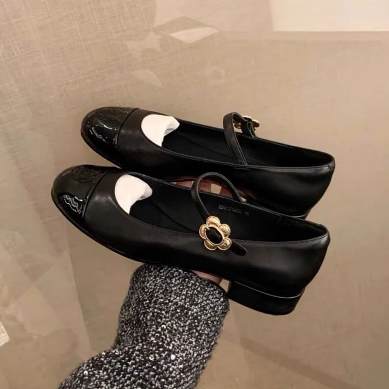 Giày vintage 730 họa tiết hoa