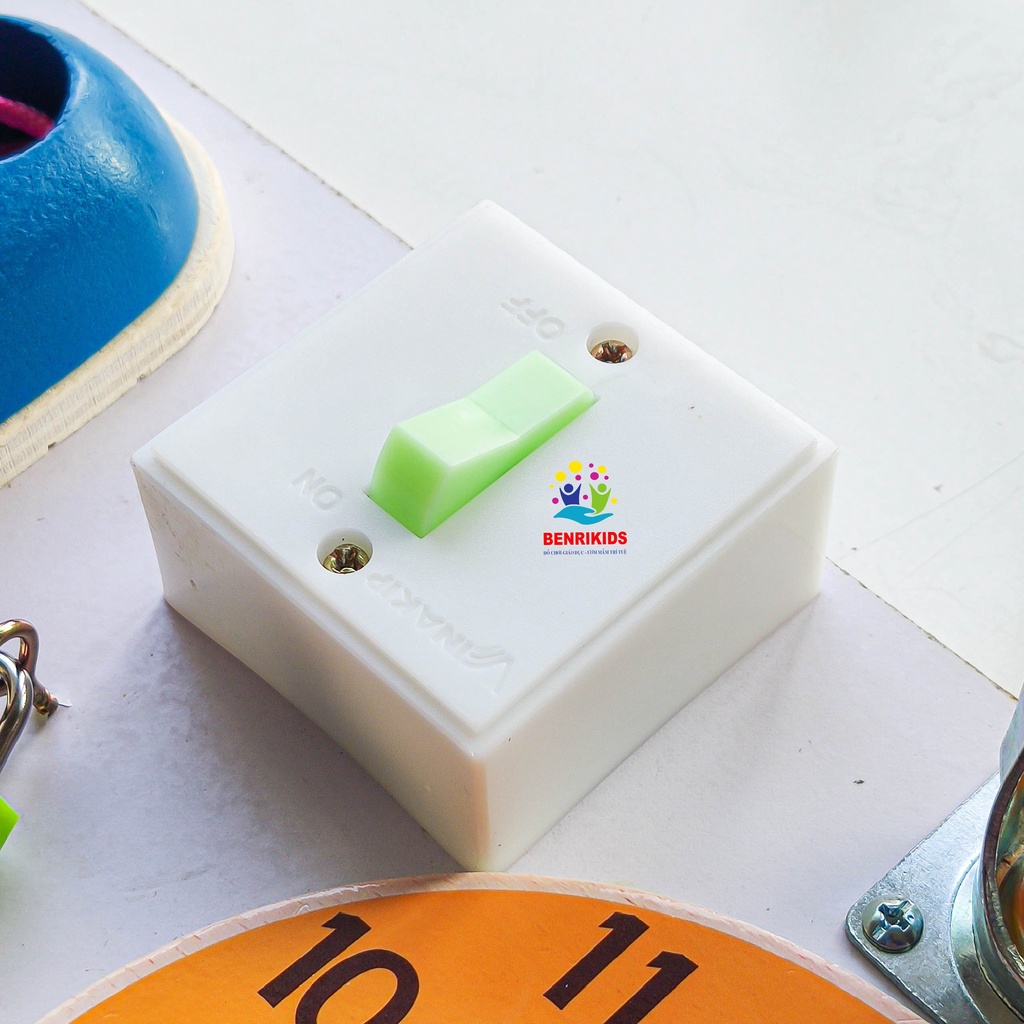 BusyBoard Benrikids Bằng Gỗ An Toàn Cho Bé 0-6 Tuổi Phát Triển Các Kỹ Năng Cơ Bản Một Cách Dễ Dàng