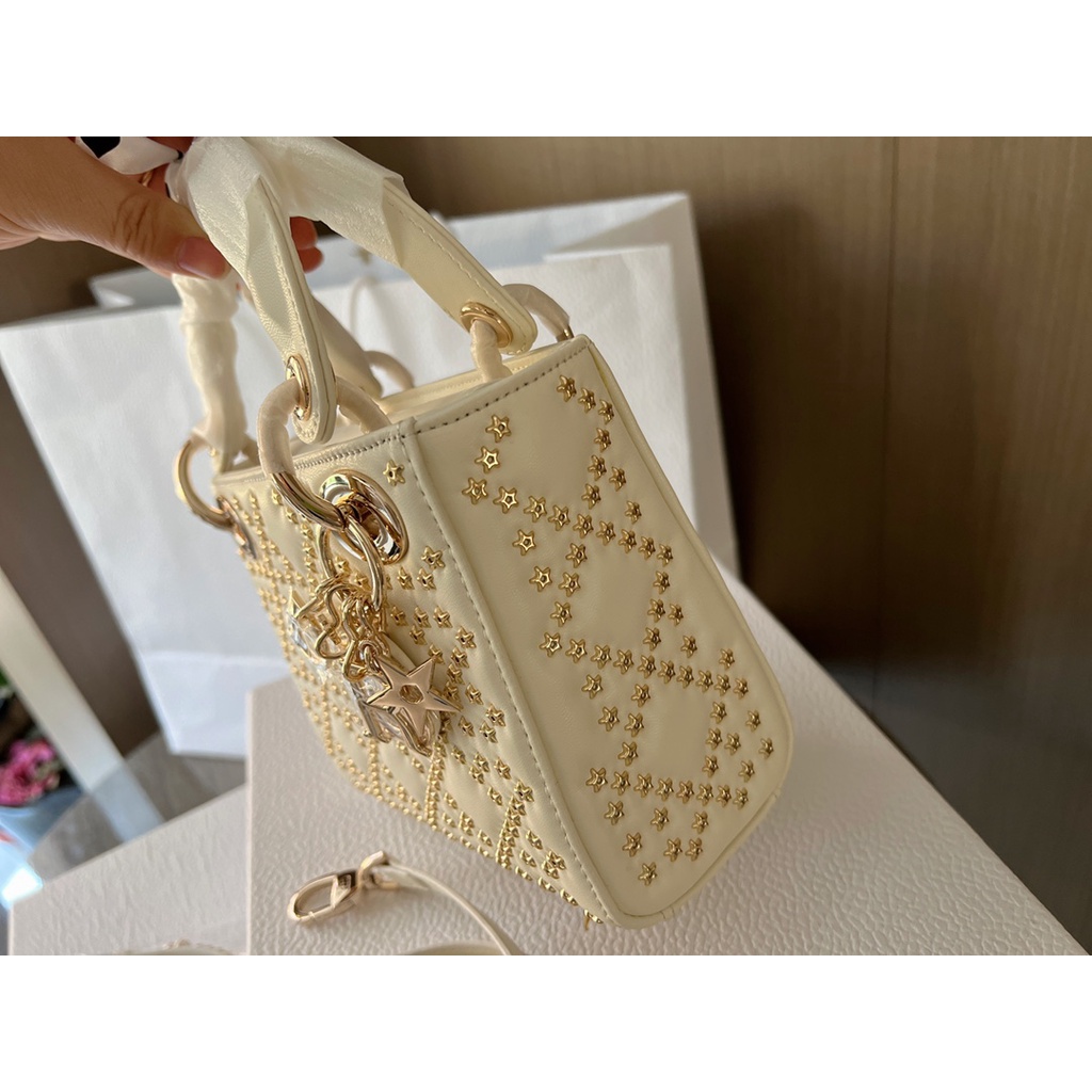 Túi xách nữ da thật Dior CD đính sao trẻ trung, có dây đeo chéo độc đáo