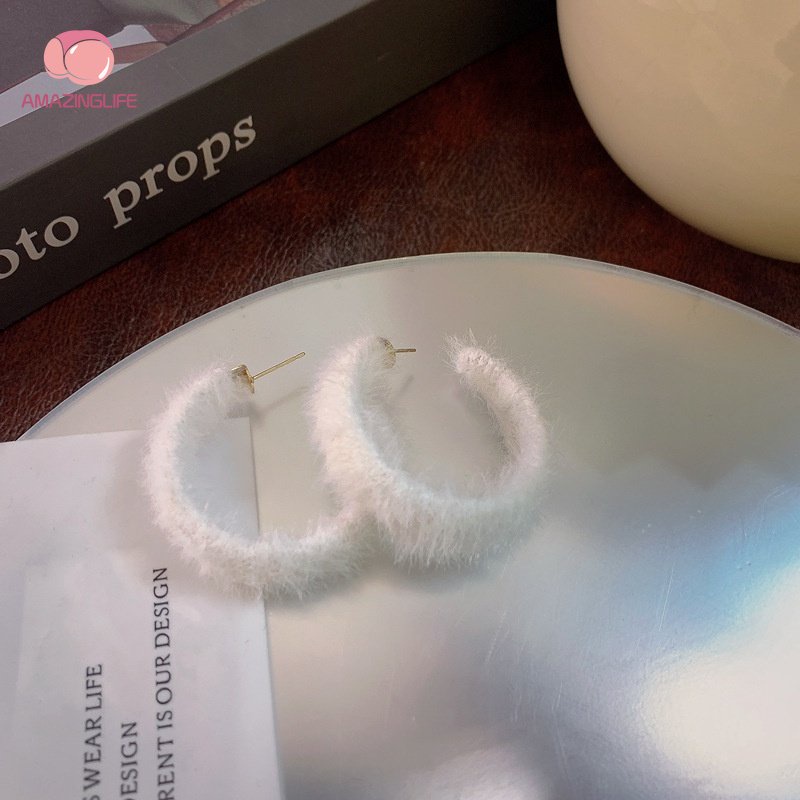 Khuyên Tai Tròn Lớn Phủ Lông Nhung Cao Cấp Thời Trang Thu Đông Dành Cho Nữ