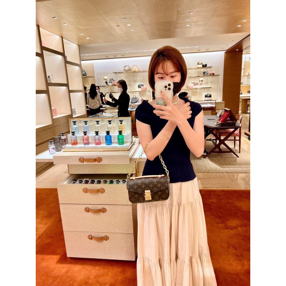 Túi quai xách WM266-20 METTIS DÁNG NGANG fullbox nam châm nguyên seal 2 lớp kích thước:20cm bản 2 quai xinh xỉu