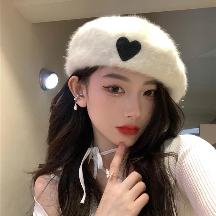 Mũ Beret Lông Nhung Màu Trắng Thêu Hình Trái Tim Xinh Xắn Cho Nữ