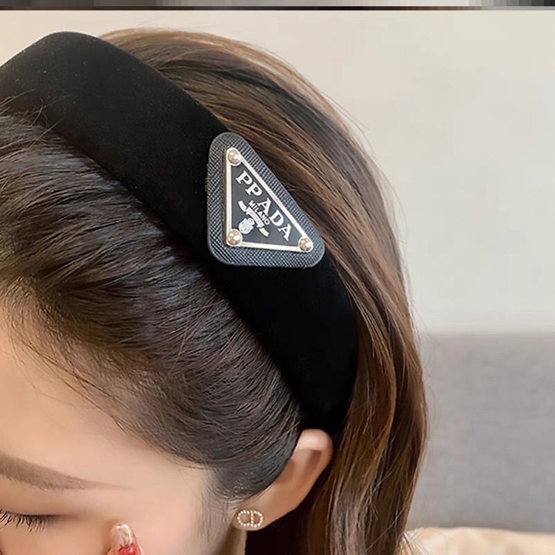 PRADA Băng Đô Cài Tóc Hình Tam Giác Tăng Chiều Cao Chống Trượt Thời Trang Thu Đông Cho Nữ