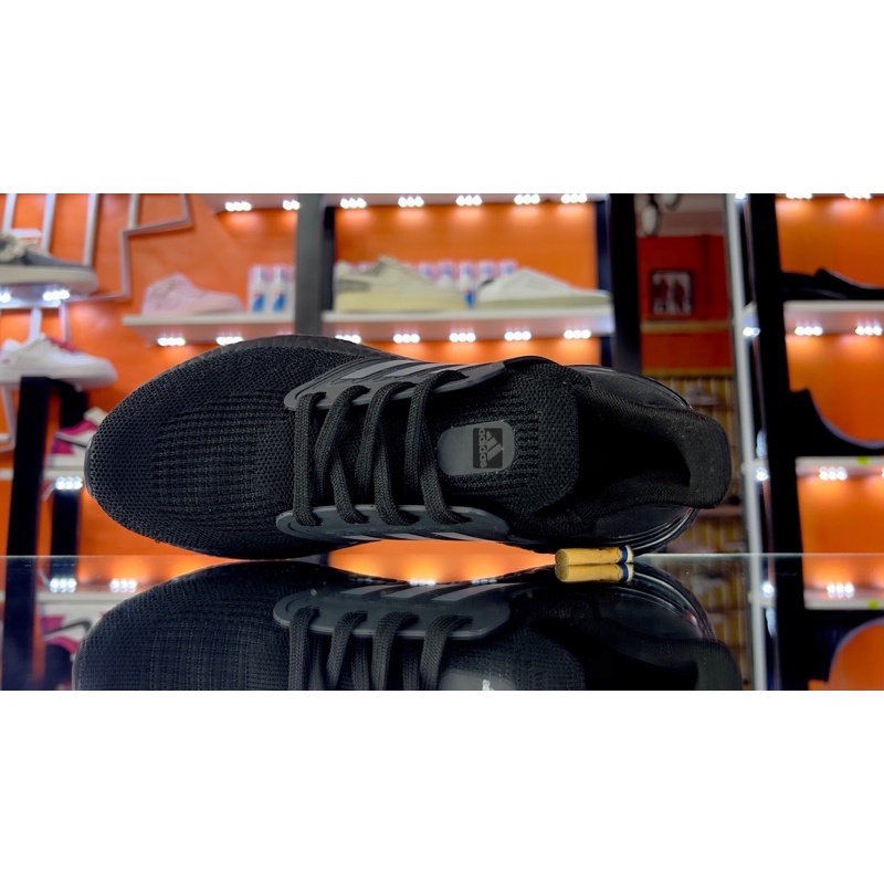 GIÀY SNEAKER ULTRABOOST 6.0 ĐEN KÈM BỘ QUÀ TẶNG GIÁ TRỊ