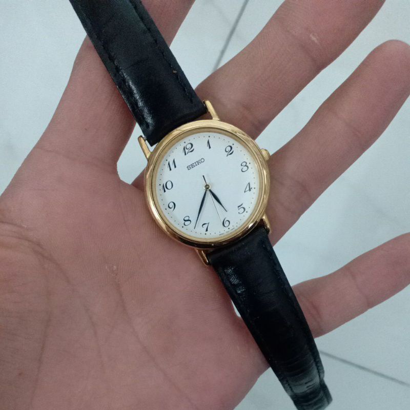 đồng hồ nam nữ si nhật hiệu seiko 6890 mạ vàng 18k dây da size 32mm phù hợp nam tay vừa và nhỏ, với nữ tay vừa và to