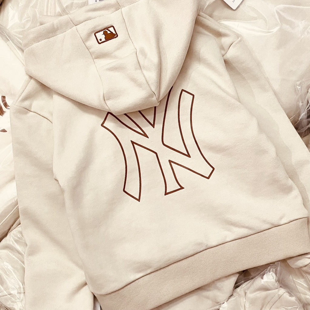 Bộ nỉ da cá có mũ màu be cho bé gái