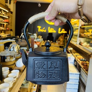 Ấm tetsubin gang đúc