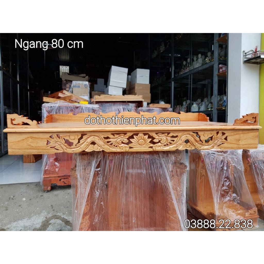 Bàn thờ treo tường gỗ xoan màu vàng ngang 98 cm đế chạm rồng gồm 1 bộ ke rất đẹp nhiều kích thước