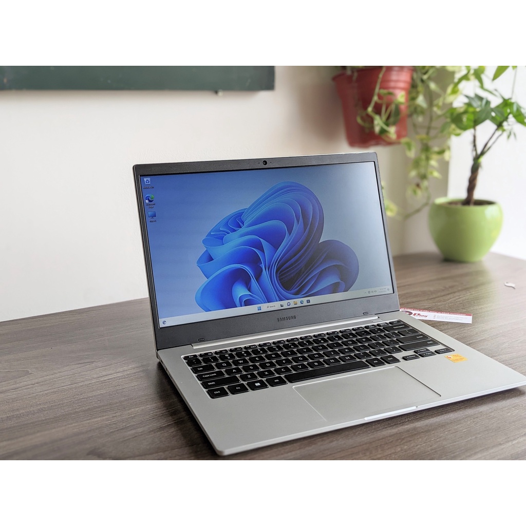 Laptop Samsung Galaxy Book Go 5G Lắp sim , Fullbox Bản ram 8GB SSD 128GB , Mỏng Nhẹ Tại Playmobile